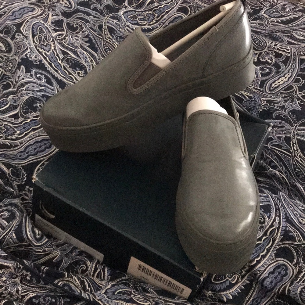 ⭐️⭐️⭐️⭐️⭐️ NEW PLATFORM SNEAKER”8” VEGAN LEATHER🌎